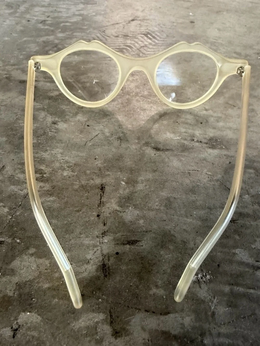 Vintage Theo Belgium 4delgi Lip Shaped Frosted Clear Acetate Eyeglasses Frames